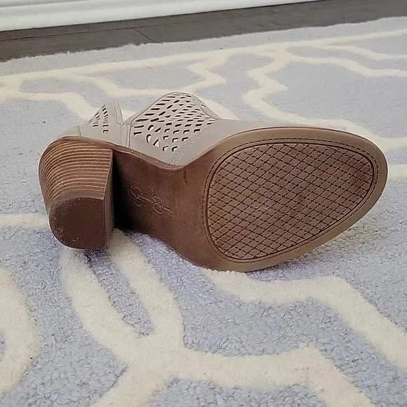 Jessica Simpson Peep Toe Shooties - Picture 9 of 12